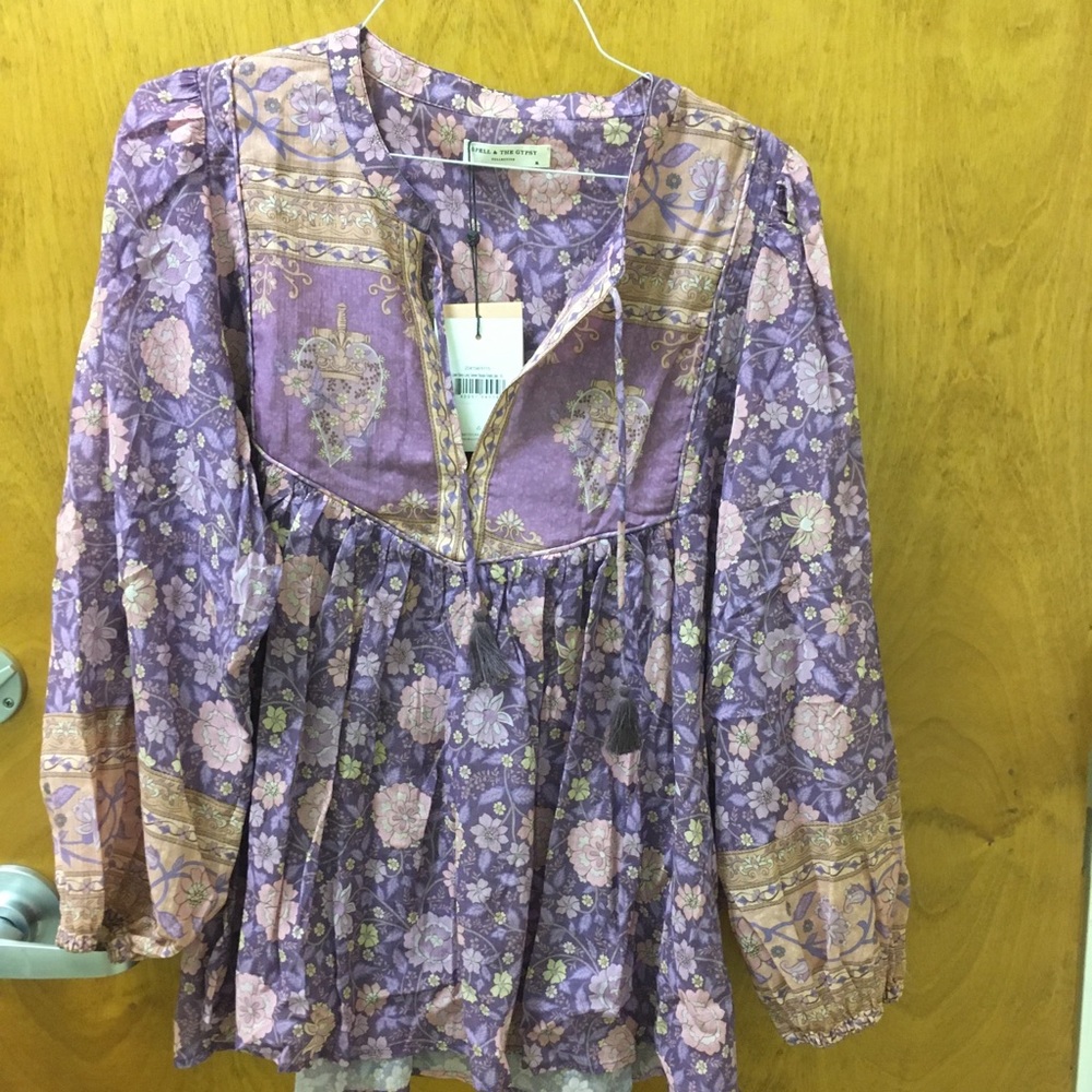 Love story blouse xl nwt